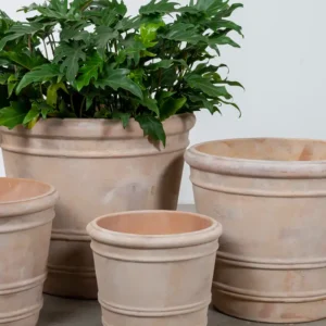 Indendørs terracotta potter,